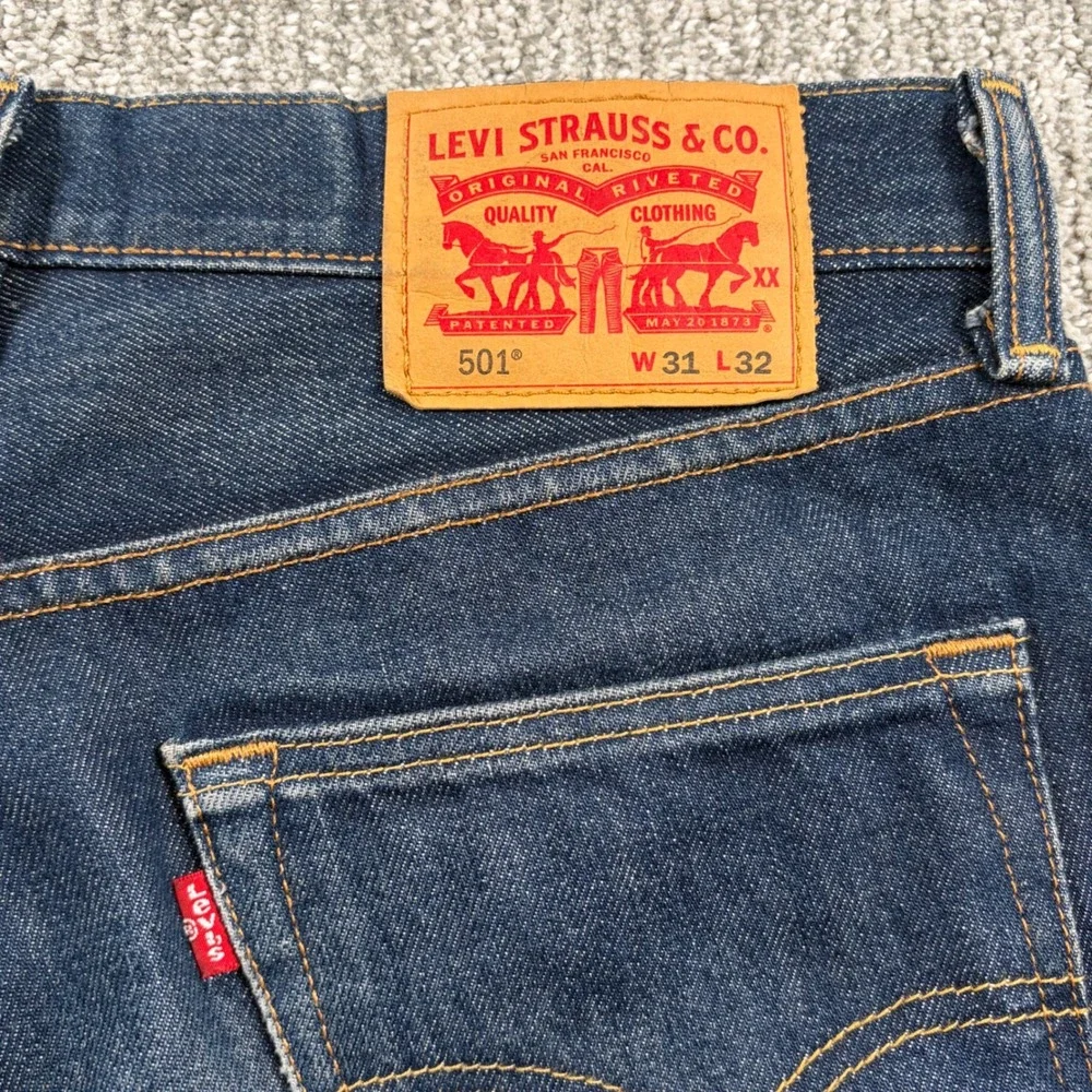 Levi's 501 Original Fit Jeans Men 31x32* Dark Wash Blue Straight Leg‎ Button Fly